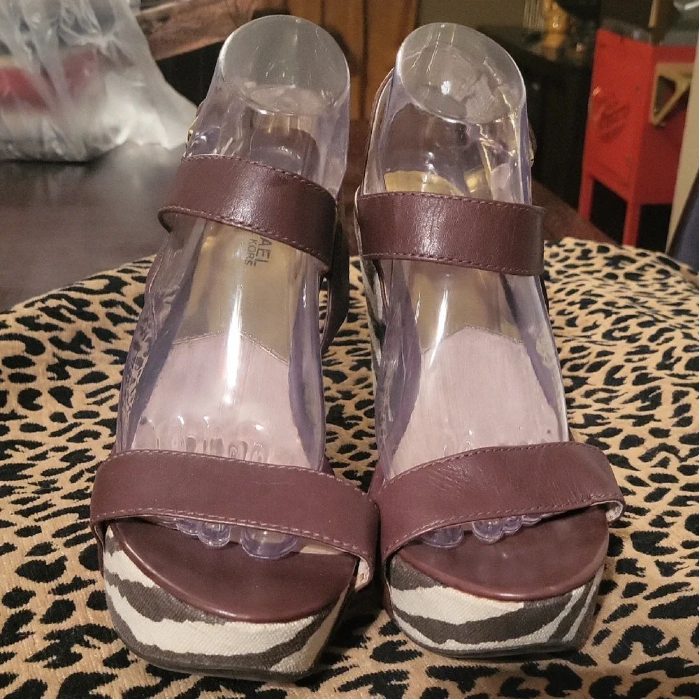 Michael KORS Elegant Women's Platform Sandals in Brown And Animal Print - Picture 1 of 5